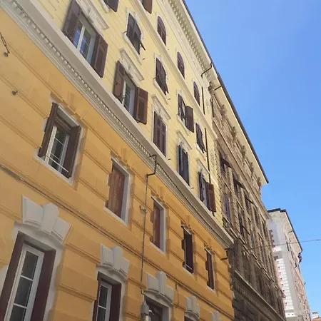 Apartment Pied At Terre